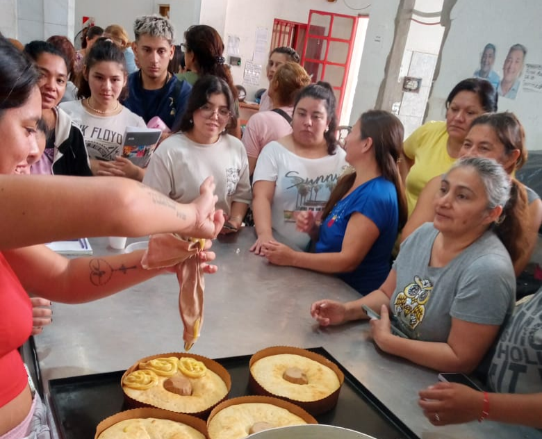Exitoso taller gratuito de elaboración de Roscas de Pascuas