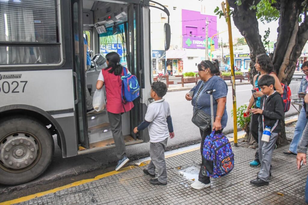 Continuará el boleto estudiantil gratuito para el nivel primario