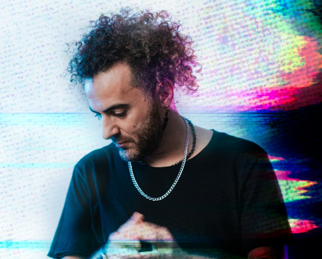 Monsenior Terrenal presenta “Más que claro”, un nuevo paso en su universo alternativo