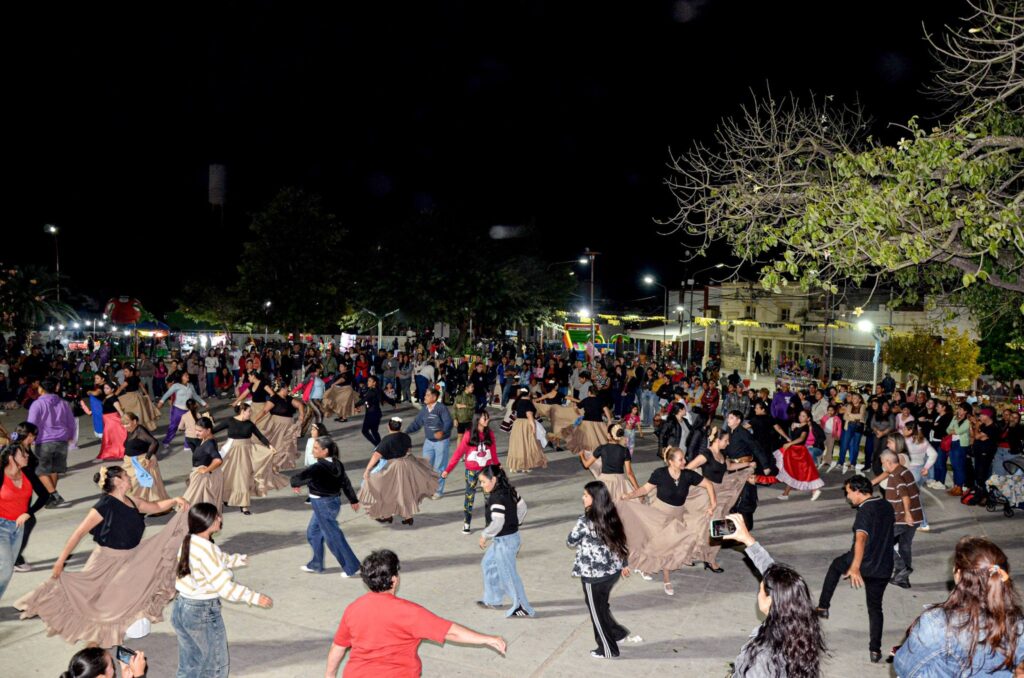 Los clodomirenses disfrutaron de la danza y de la pasión por los motores en vísperas de los actos por los 133 años de la ciudad