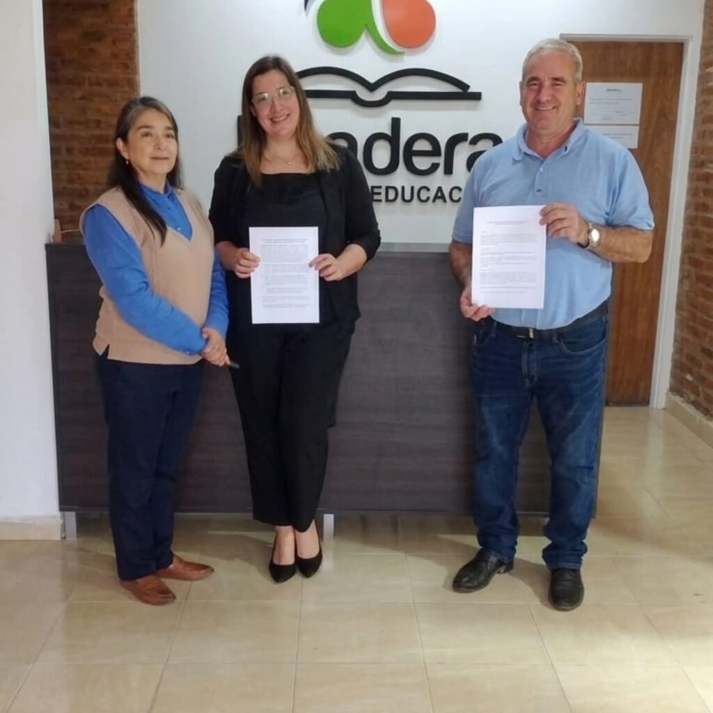 El Municipio de Bandera y la Universidad Siglo XXI firmaron un convenio para promover capacitaciones