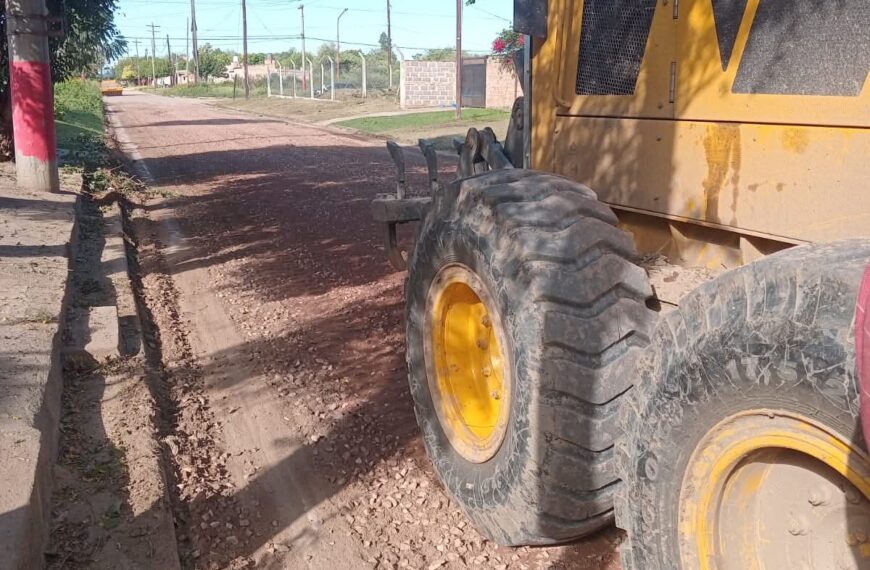 En Frías trabajan para mejorar calles en distintos puntos de la ciudad