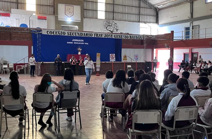 Brindan una charla de Educación Vial a estudiantes de Monte Quemado
