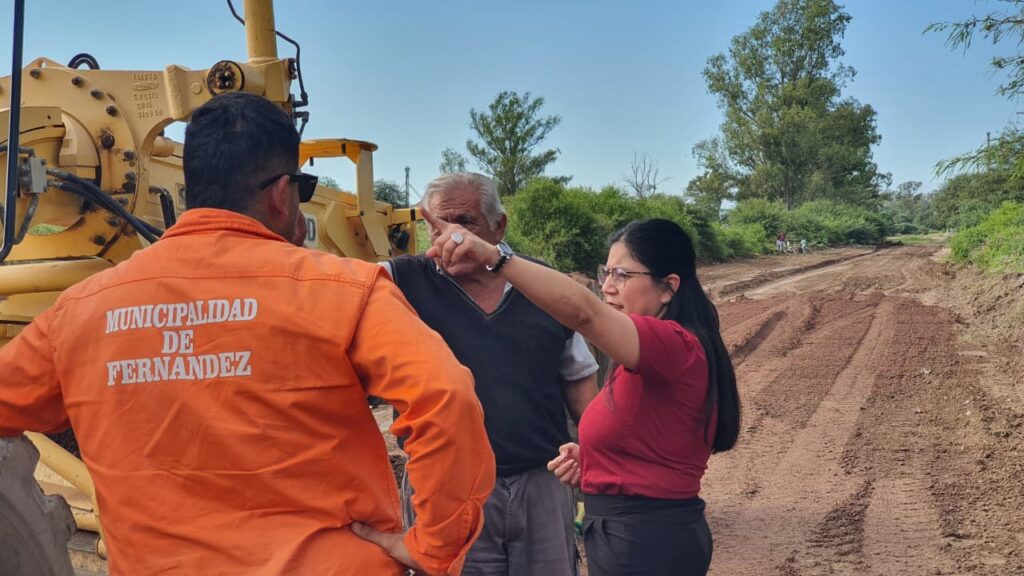 El municipio de Fernández intensifica el plan de mejora de calles y nivelado de calzadas