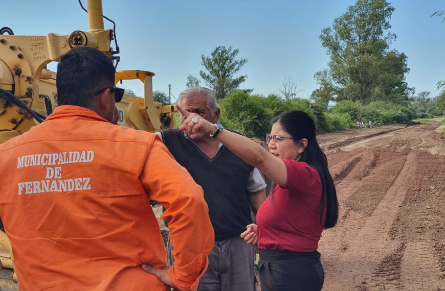 El municipio de Fernández intensifica el plan de mejora de calles y nivelado de calzadas