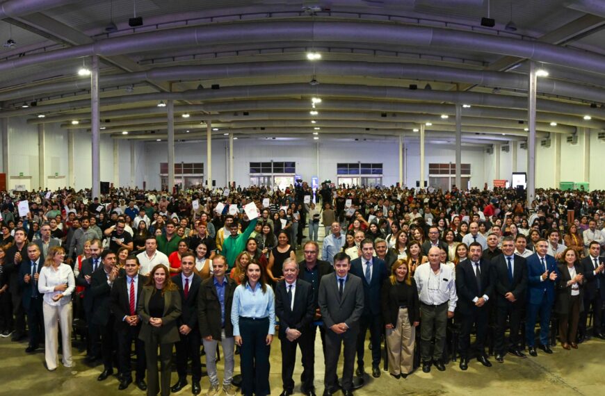 Más de 3000 jóvenes en la Clase Magistral que marcó el inicio “Santiago crece con vos”
