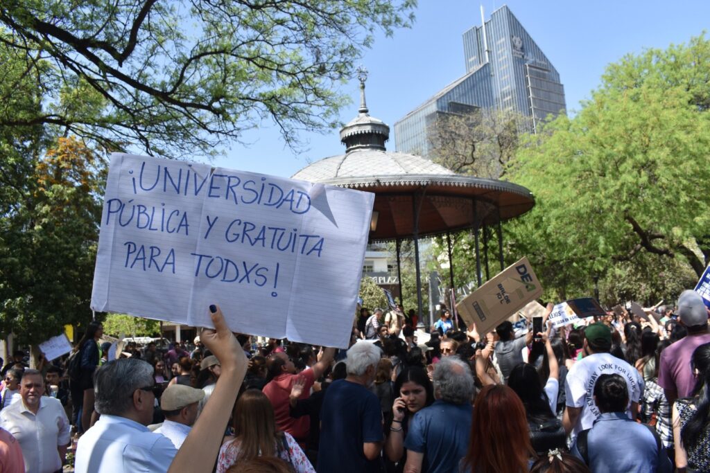 Realizan una jornada cultural en defensa del sistema universitario