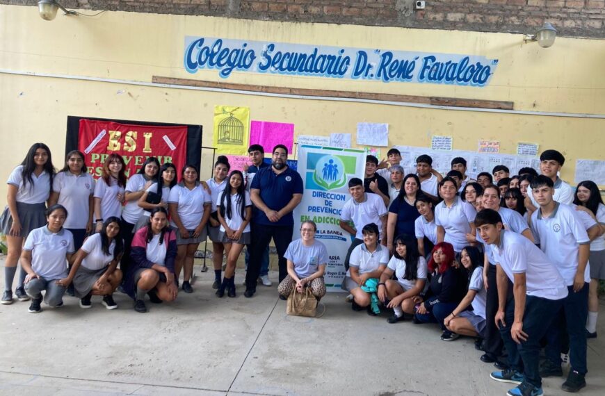 Estudiantes del Colegio “René Favaloro” se capacitaron sobre problemáticas de consumo