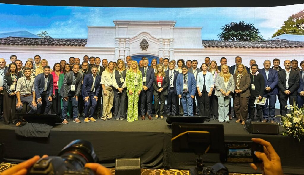 La Banda presente en la VIII Asamblea Nacional de Intendentes por el Cambio Climático