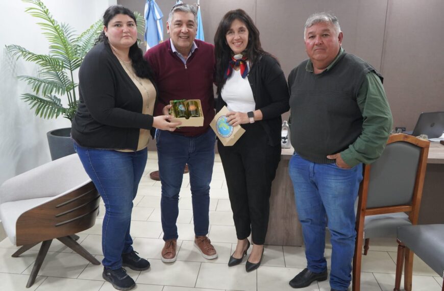 Reunión con referentes ambientales que trabajan en reciclaje y cuidado del entorno