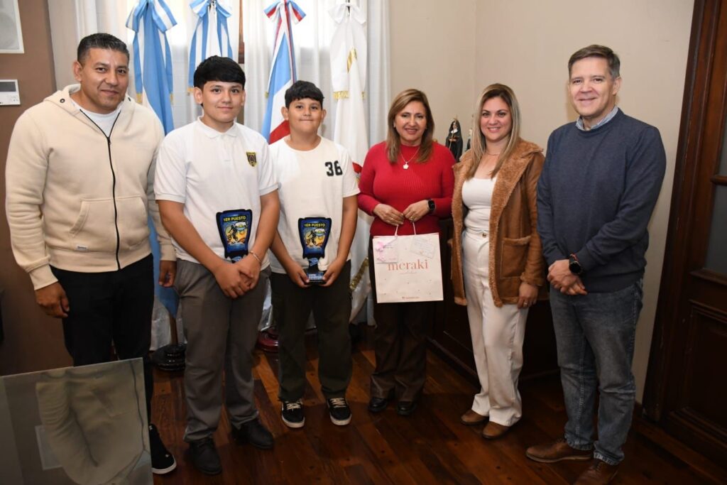Fuentes recibió a destacados competidores locales de BMX que ganaron en el Campeonato Argentino