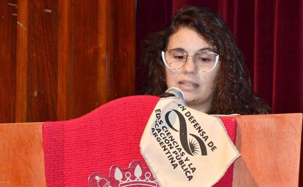 La primera Licenciada en EIB reivindicó la educación pública y las lenguas originarias