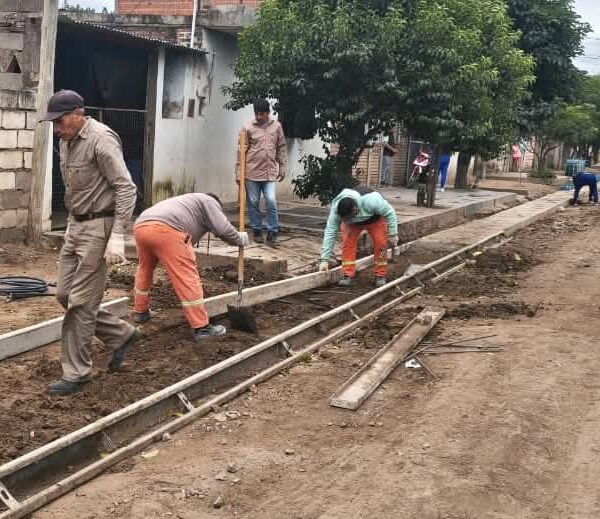 Frías intensifica su plan para fortalecer la infraestructura urbana de los barrios