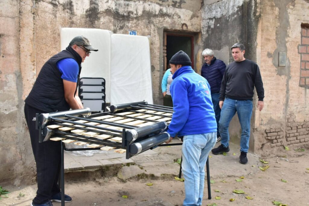 Asisten a familia de Frías que sufrió el incendio de su vivienda Asisten a familia de Frías que sufrió el incendio de su vivienda