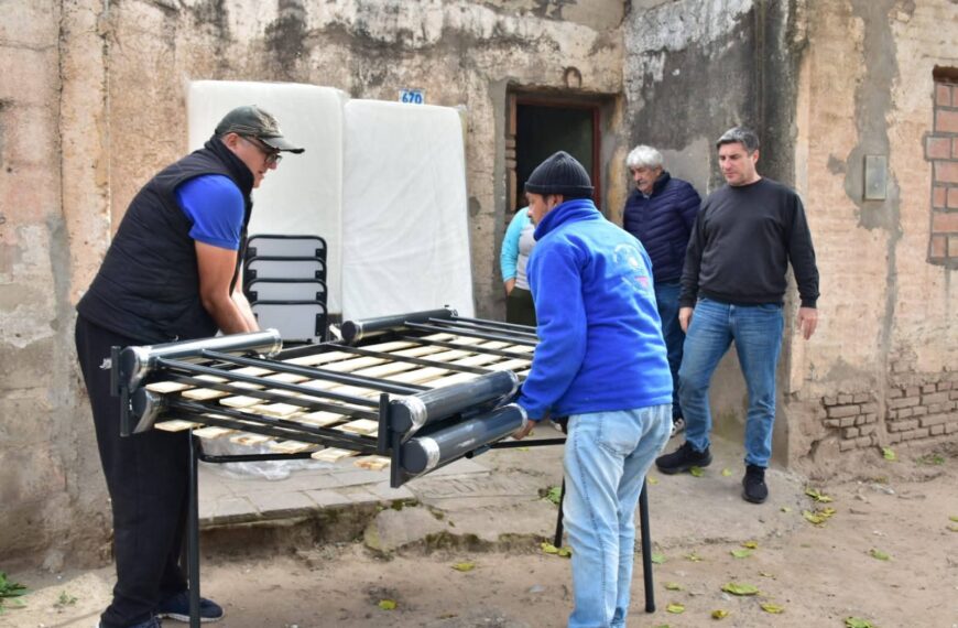 Asisten a familia de Frías que sufrió el incendio de su vivienda