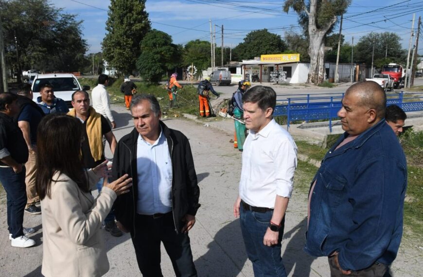Realizan un operativo integral de limpieza y desmalezamiento en Av. Del Trabajo