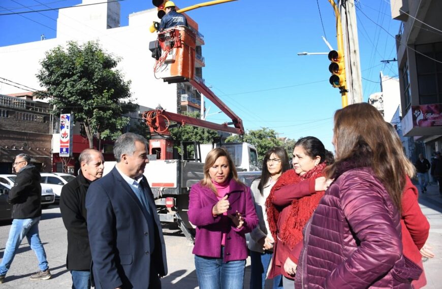 Instalaron nuevos semáforos en la intersección de Sáenz Peña y Córdoba