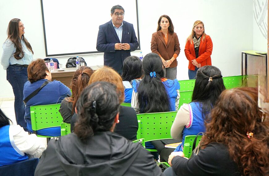 Docentes municipales de La Banda comenzaron a capacitarse sobre “Metodología STEAM”