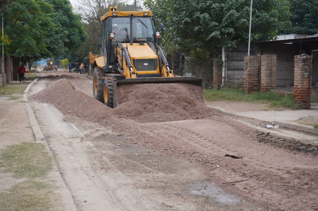 Avanzan los trabajos de mantenimientos de calles en diferentes puntos de La Banda