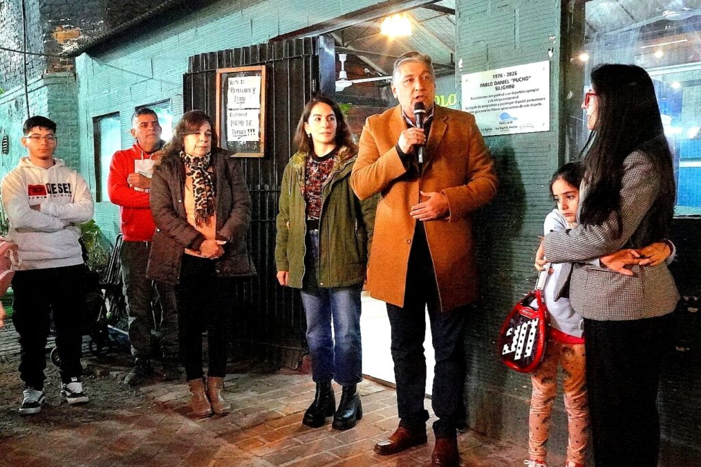 Emotivo homenaje a Pablo “Pucho” Silighini en el torneo de pádel de La Banda Emotivo homenaje a Pablo “Pucho” Silighini en el torneo de pádel de La Banda