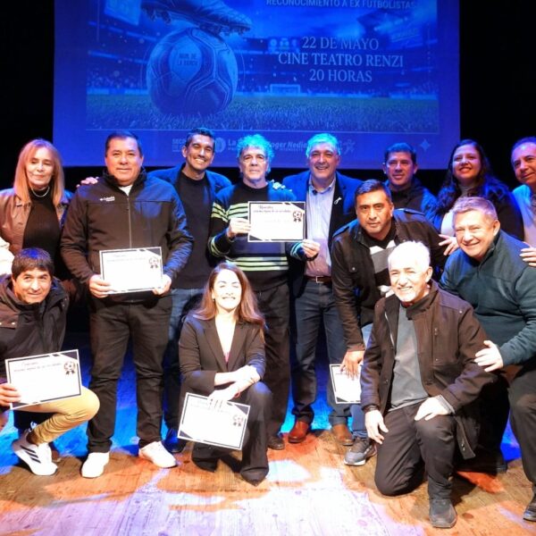 La Banda homenajeó a históricos futbolistas con la primera edición de “Memorables”