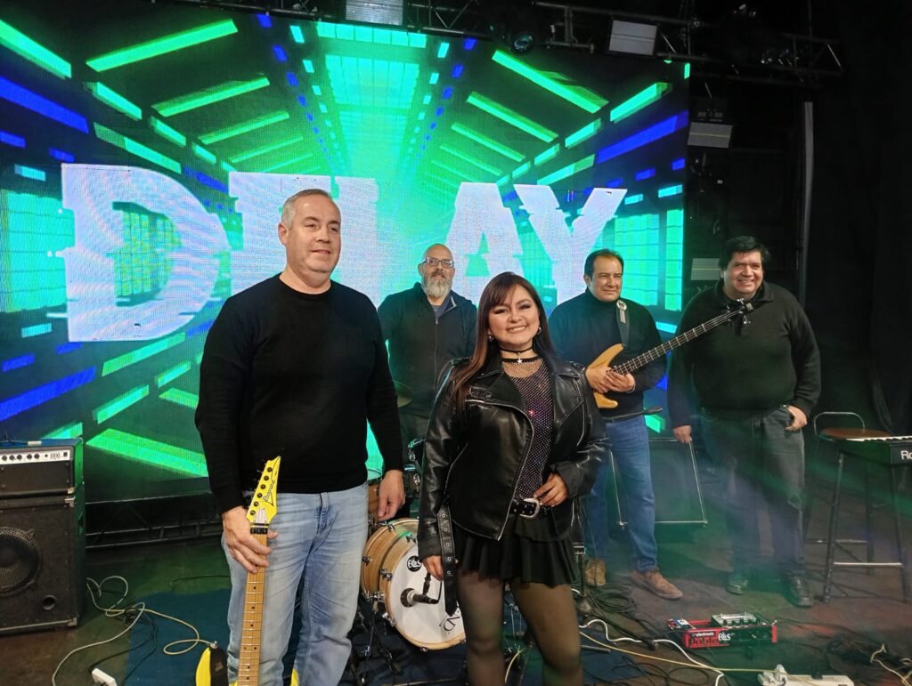 DELAY regresa a los escenarios con un viaje musical por los clásicos internacionales DELAY regresa a los escenarios con un viaje musical por los clásicos internacionales