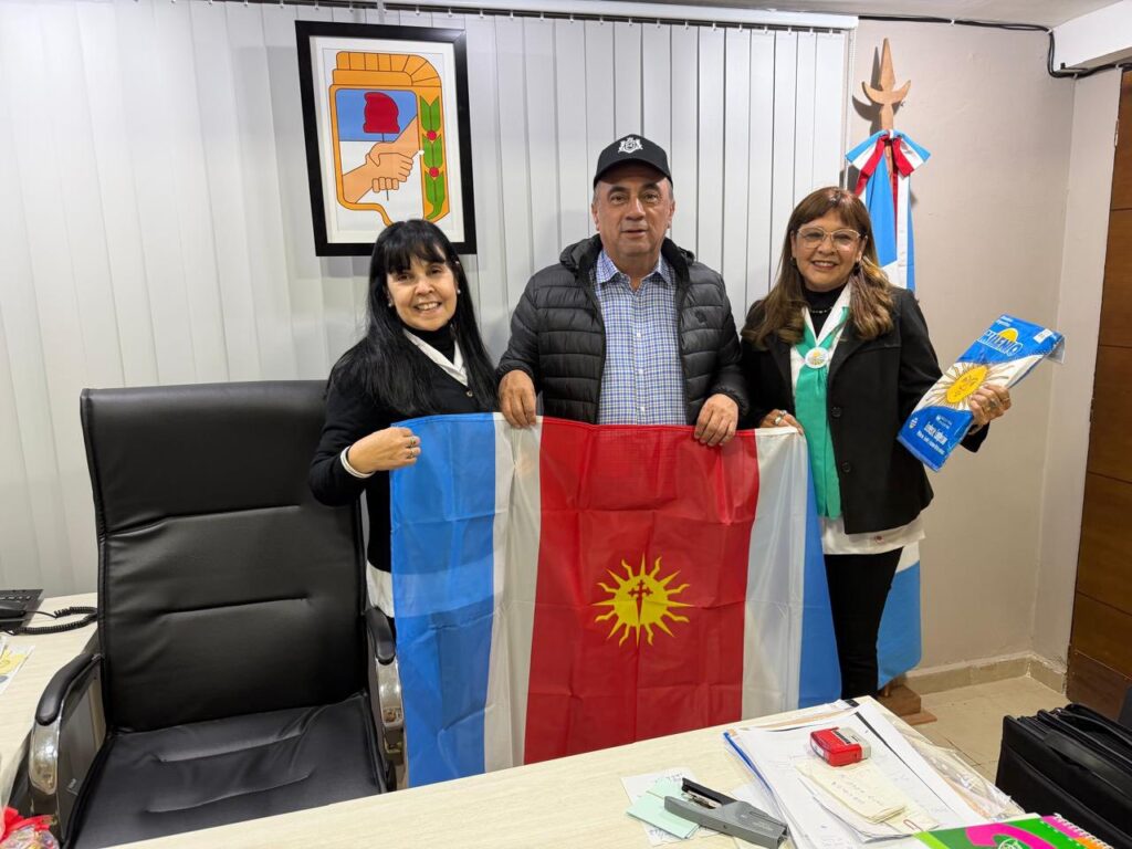 La Escuela N°  411 de Señora Pujio recibió una importante donación de la comuna de Estación Simbolar