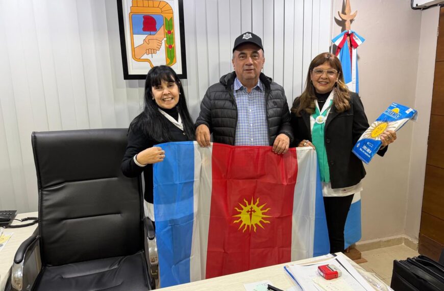 La Escuela N°  411 de Señora Pujio recibió una importante donación de la comuna de Estación Simbolar