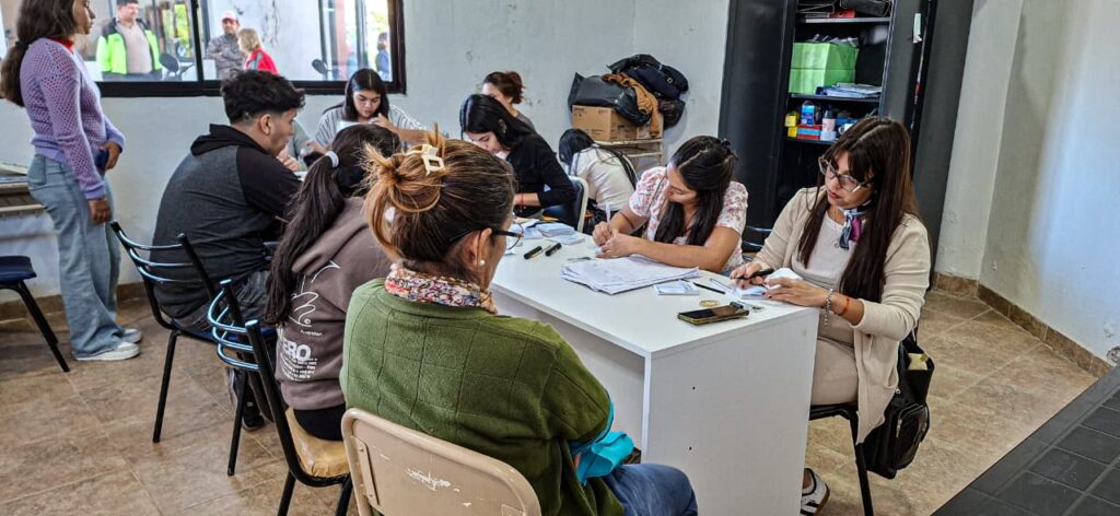 Estudiantes clodomirenses recibieron los boletos gratuitos correspondientes a mayo