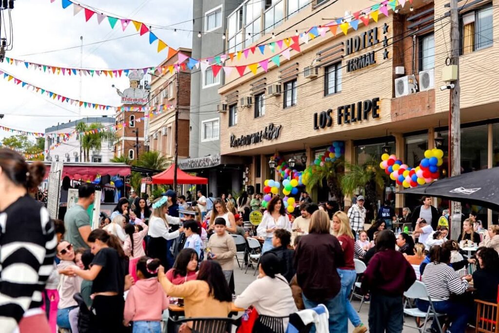 Exitosa Kermesse congregó a una gran cantidad de vecinos y turistas en Las Termas Exitosa Kermesse congregó a una gran cantidad de vecinos y turistas en Las Termas