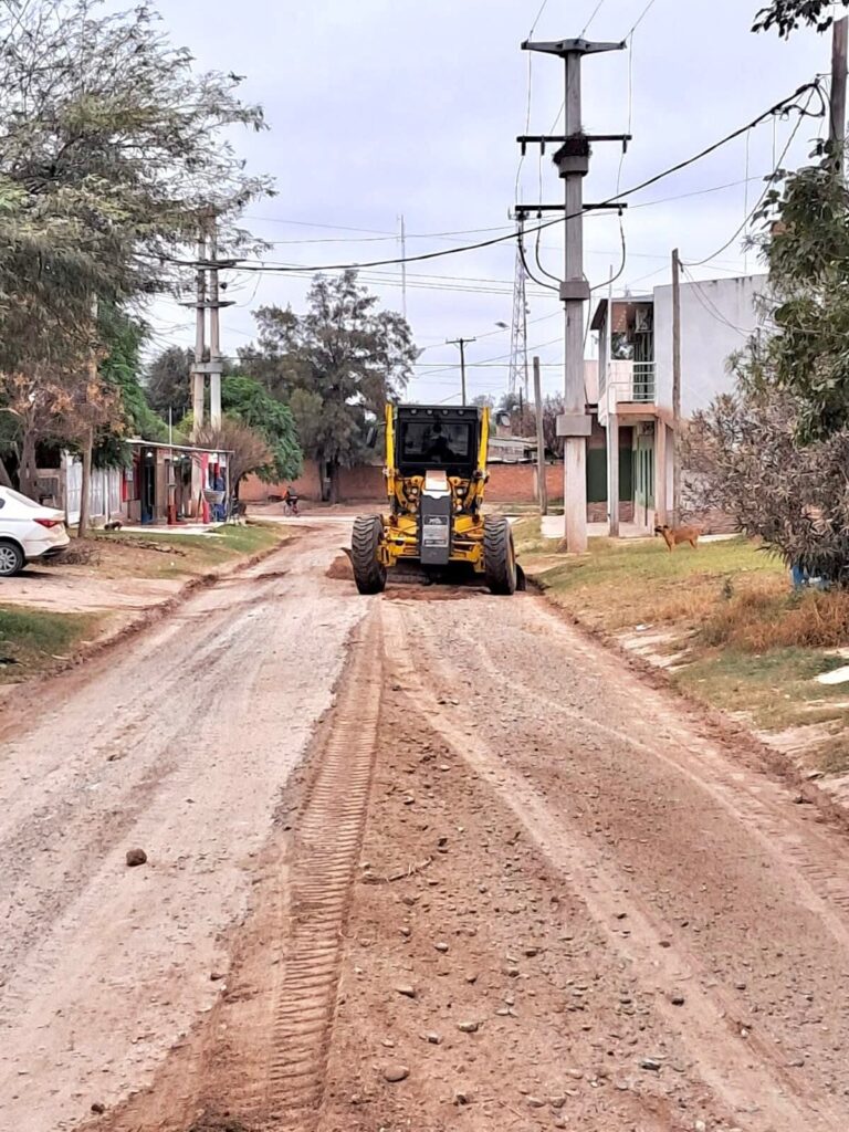 Nueva Esperanza: Realizan mejoras en calles y accesos  al barrio 25 de Mayo