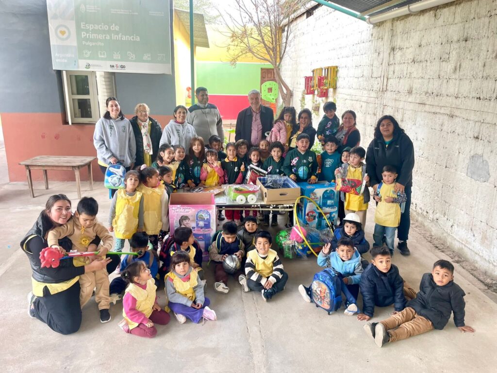 Nueva Esperanza: Entregan elementos y juegos Didácticos al Jardín Municipal Nº 1 “El Pulgarcito” Nueva Esperanza: Entregan elementos y juegos Didácticos al Jardín Municipal Nº 1 “El Pulgarcito”