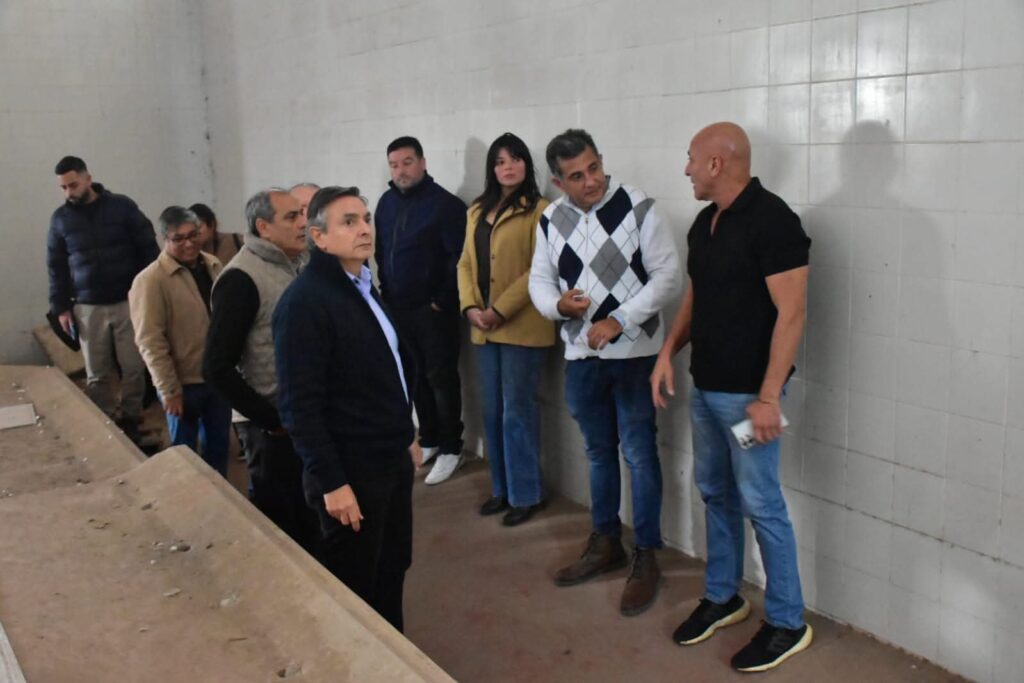 Frías: Trabajan en detalles finales e instalación de equipamiento en el Matadero- Frigorífico Frías: Trabajan en detalles finales e instalación de equipamiento en el Matadero- Frigorífico