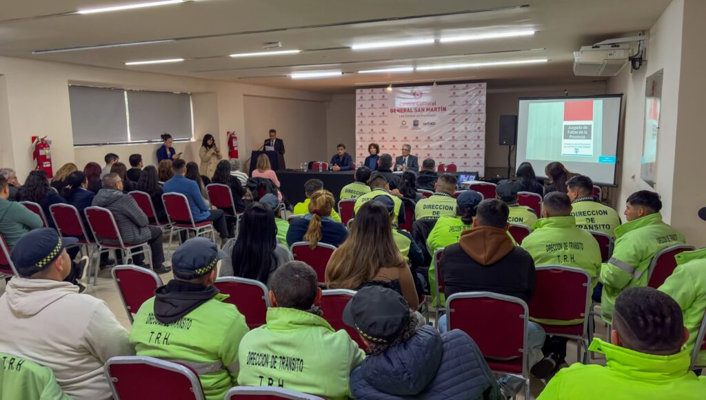 Las Termas: Realizaron una capacitación en el día Nacional de la Seguridad Vial Las Termas: Realizaron una capacitación en el día Nacional de la Seguridad Vial