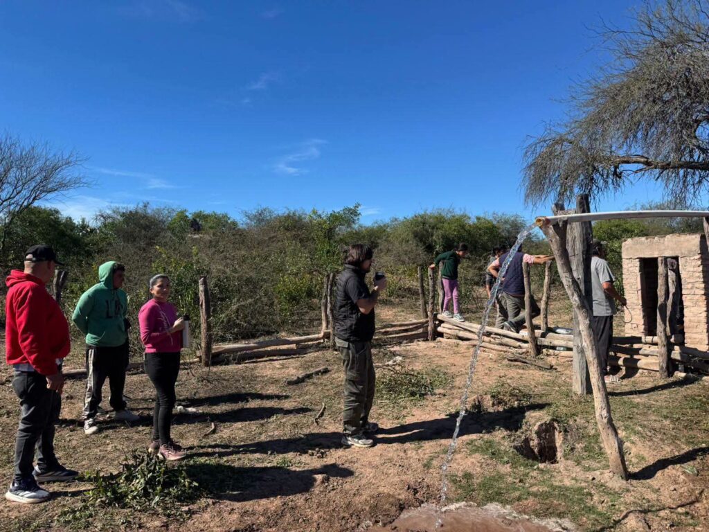 Monte Quemado instala nuevo equipamiento para mejorar el acceso al agua en Puesto del Medio Monte Quemado instala nuevo equipamiento para mejorar el acceso al agua en Puesto del Medio