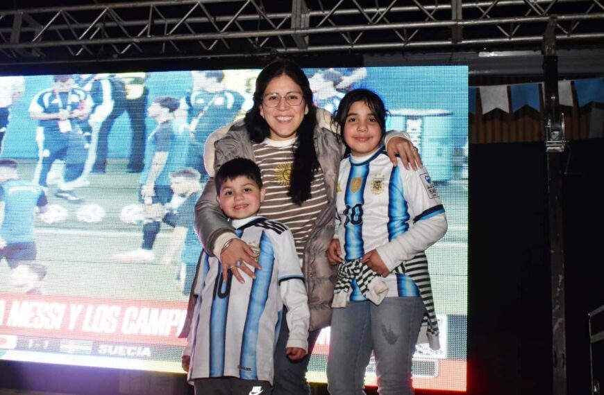 Fernández vivió una noche de pasión mundialista junto a la Selección Argentina en el Paseo Capital del Agro