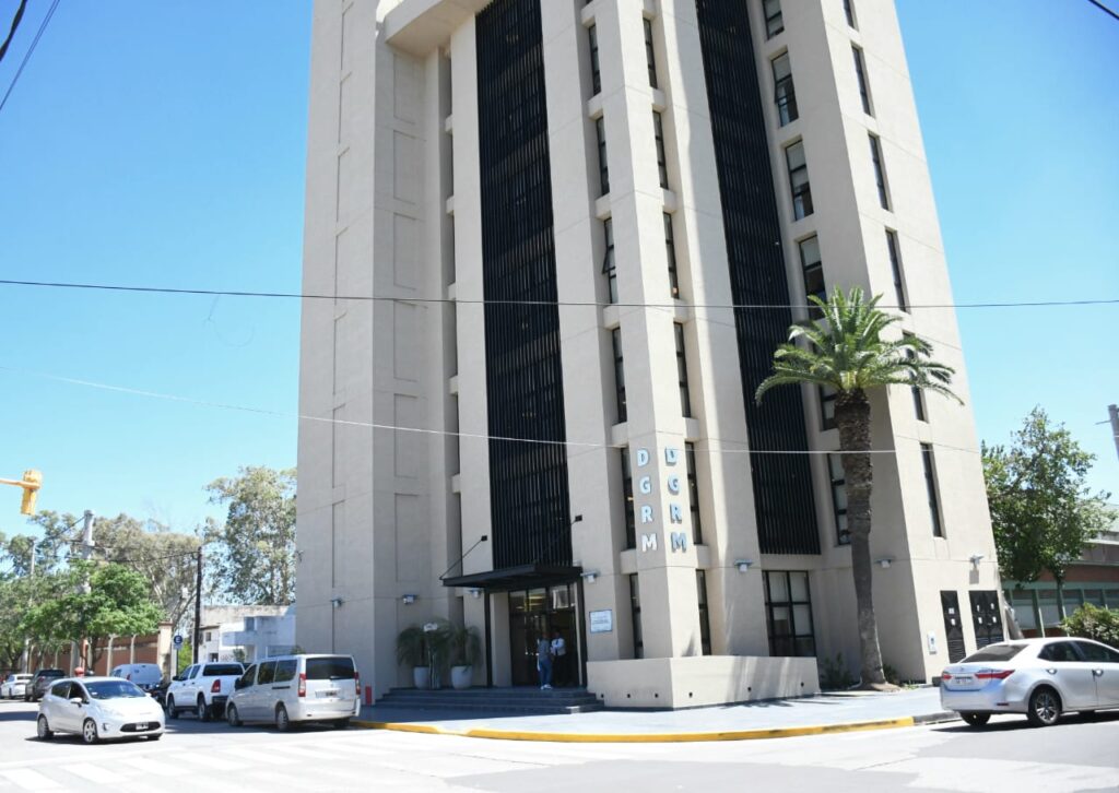 Rentas de la Capital recordó que es obligatoria la exhibición de la oblea comercial