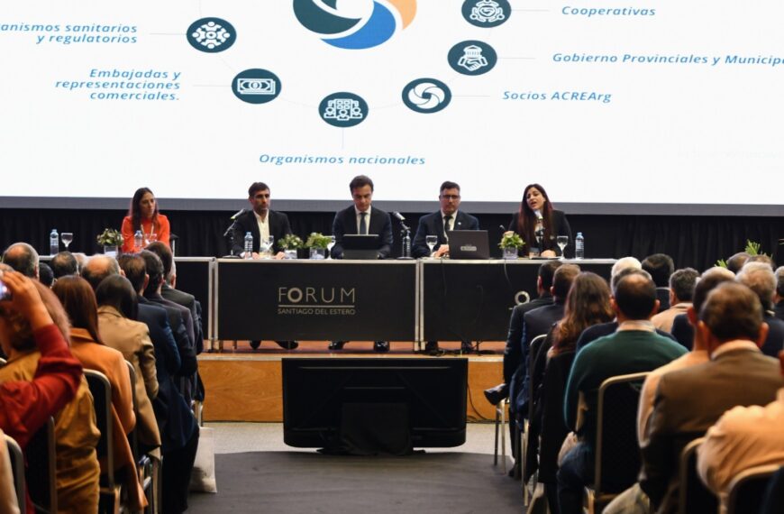 El gobernador Elías Suárez abrió el 1° Foro de Economías Regionales de la Argentina