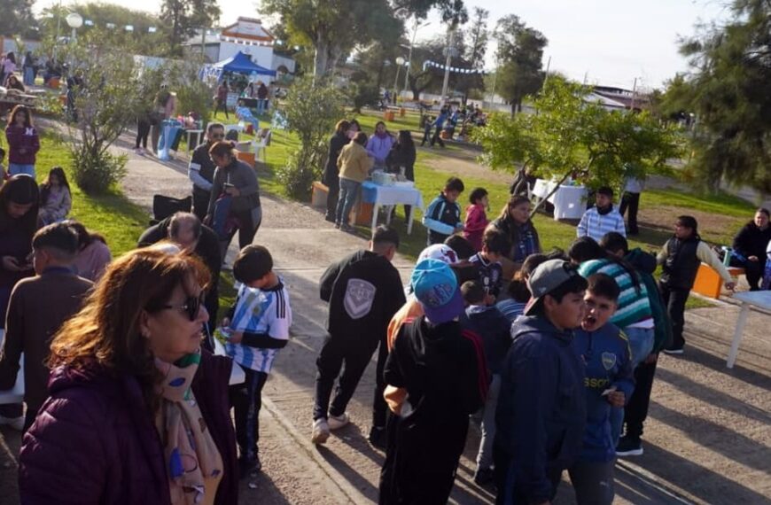 En la plaza San Martín de Pinto se realizó una jornada recreativa “celeste y blanca”