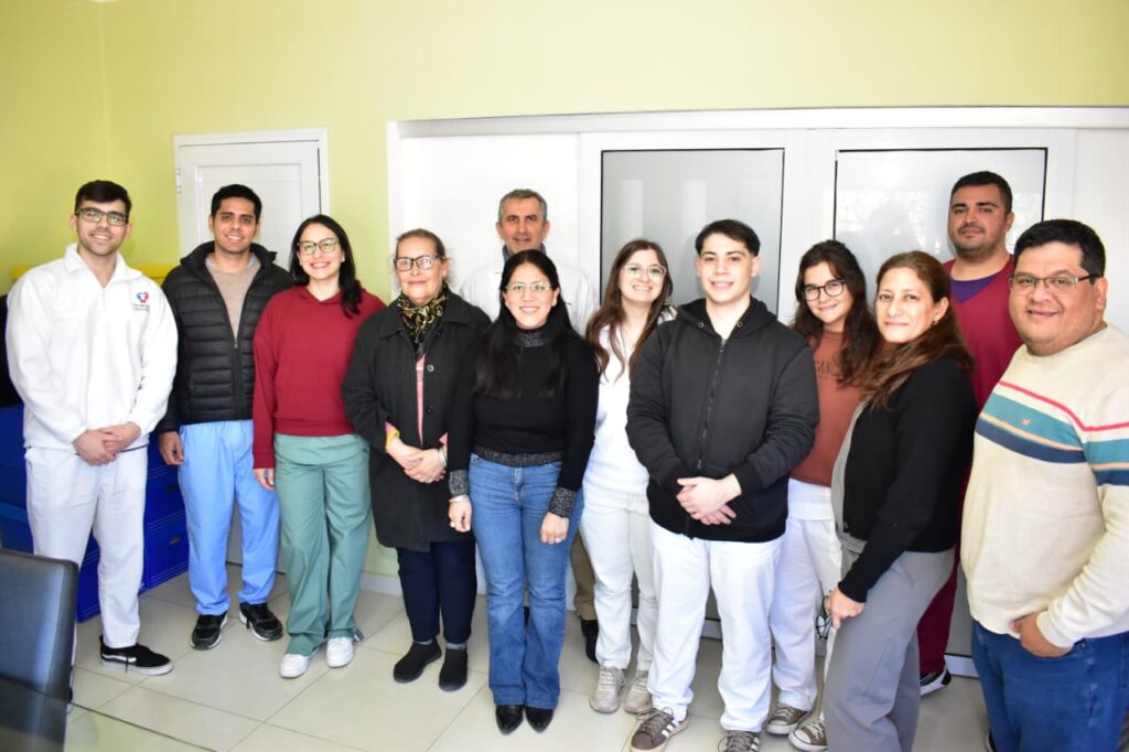 Nuevos pasantes de medicina suman su compromiso a la ciudad de Fernández