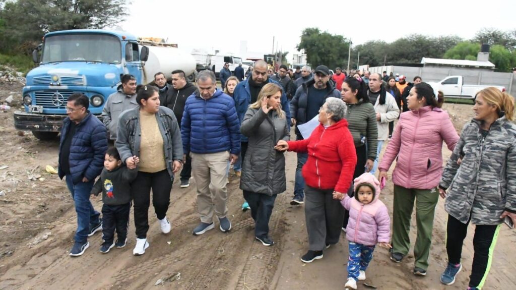 Fuentes coordinó el trabajo de las áreas operativas en el barrio Independencia Fuentes coordinó el trabajo de las áreas operativas en el barrio Independencia