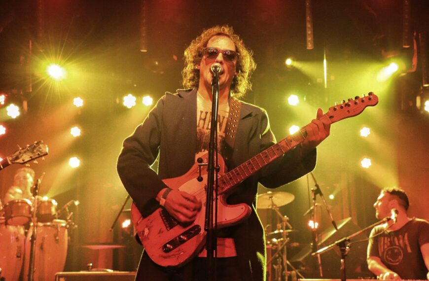 Felipe Barrozo llega a Santiago con un homenaje a la música de Intoxicados