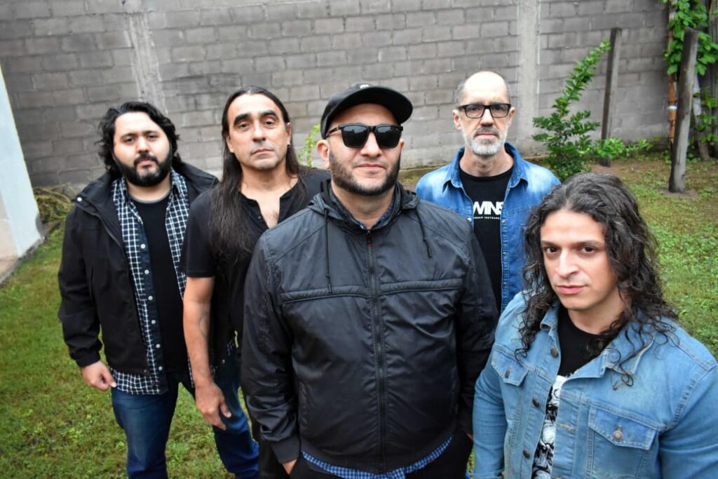 Avemanthra celebra 33 años de historia con un show especial en el Cine Teatro Renzi Avemanthra celebra 33 años de historia con un show especial en el Cine Teatro Renzi
