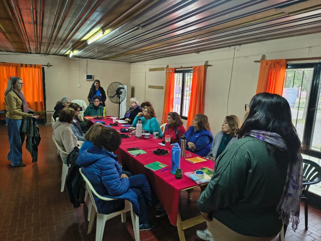 Continúan las actividades recreativas y de salud para adultos mayores en La Banda Continúan las actividades recreativas y de salud para adultos mayores en La Banda