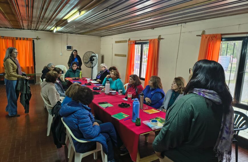 Continúan las actividades recreativas y de salud para adultos mayores en La Banda