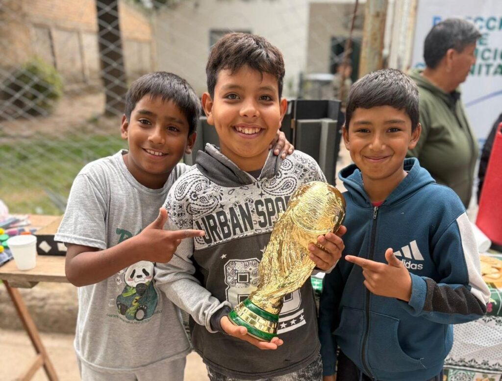 “Palpitando el Mundial con los Chicos” pasó por el barrio Tabla Redonda