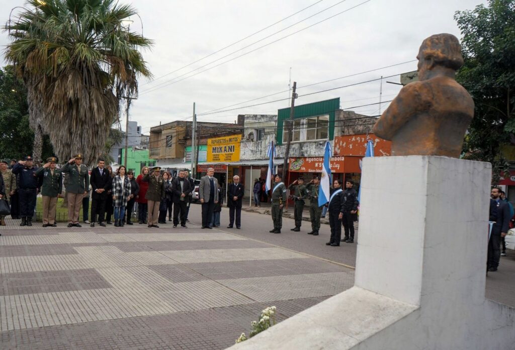 Con un emotivo acto se rindió homenaje al General Martín Miguel de Güemes en La Banda Con un emotivo acto se rindió homenaje al General Martín Miguel de Güemes en La Banda