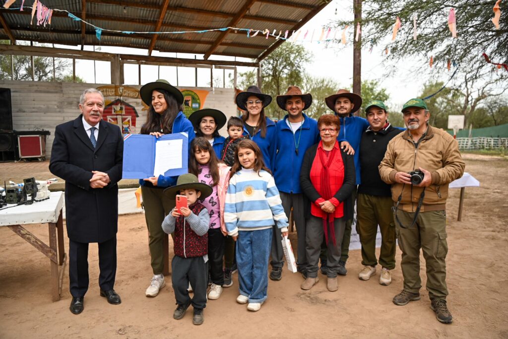 El gobernador visitó la reserva ecológica y granja de la Fundación Estilo Campo en el departamento Silípica El gobernador visitó la reserva ecológica y granja de la Fundación Estilo Campo en el departamento Silípica