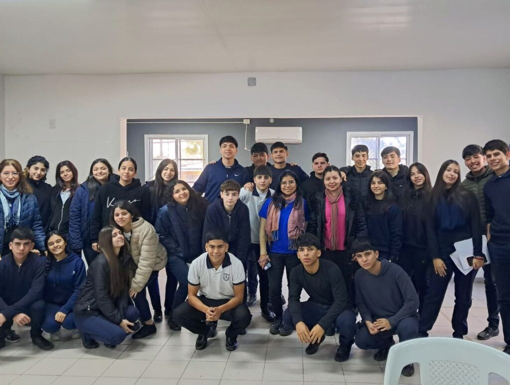Alumnos del Colegio Santiago Apóstol participaron de una charla sobre ITS 