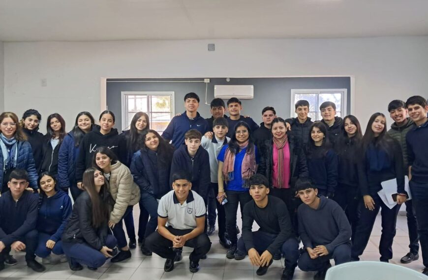 Alumnos del Colegio Santiago Apóstol participaron de una charla sobre ITS 